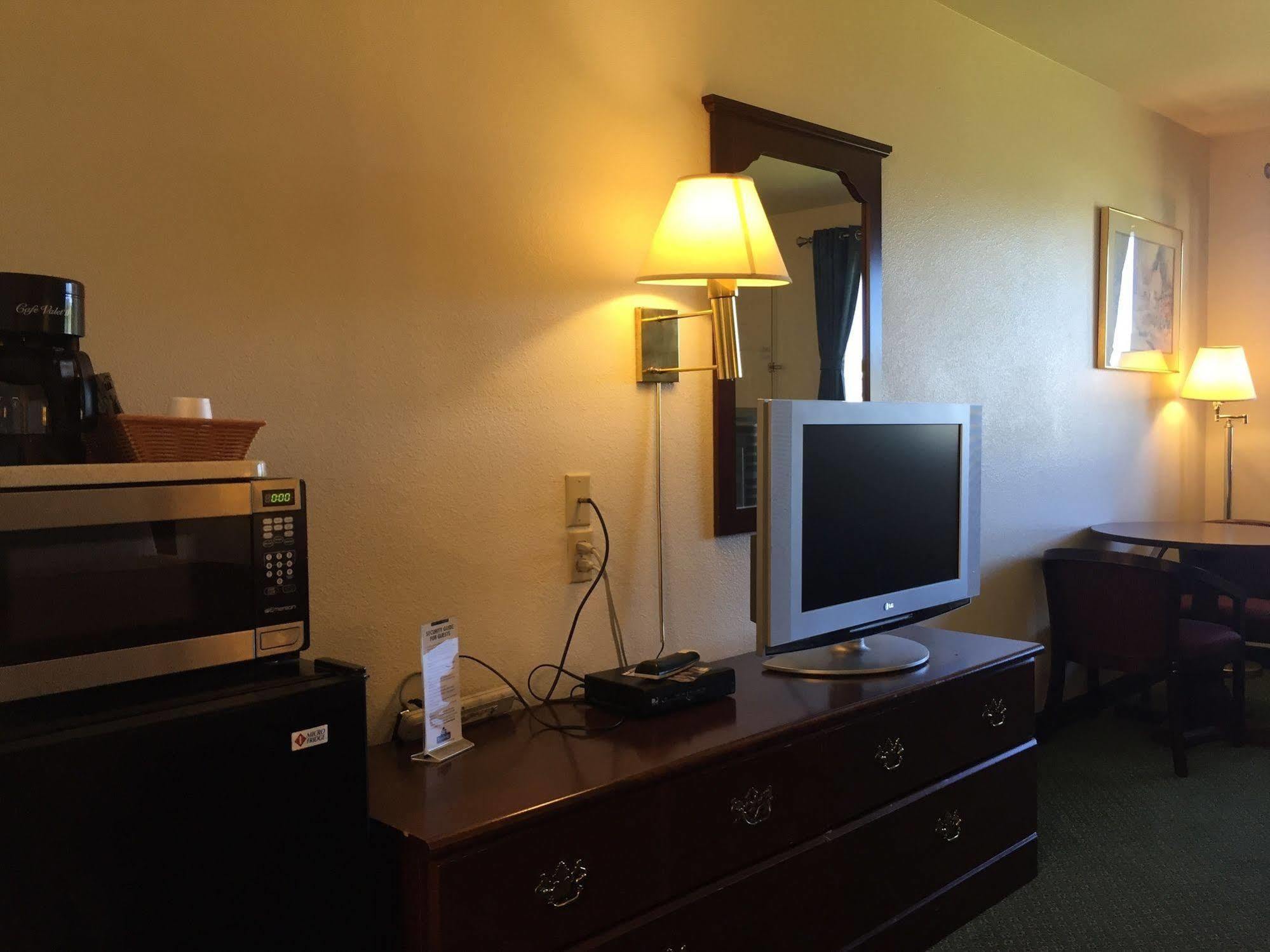 Travelodge By Wyndham Clearlake Exteriör bild